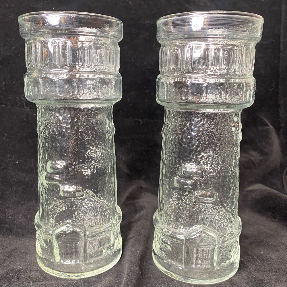 EUC Vintage Set of 2, Red Lobster Promotional Clear Tall Lighthouse Glasses